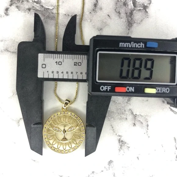 💕14K Gold Pendant Necklace with Peace Dove Design - Picture 4 of 6